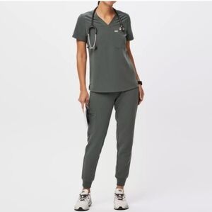Figs Women's Scrub Set in Dark Gray